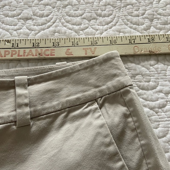 Ann Taylor The Boardwalk Bermuda Shorts Khaki Size 6 - Picture 8 of 10